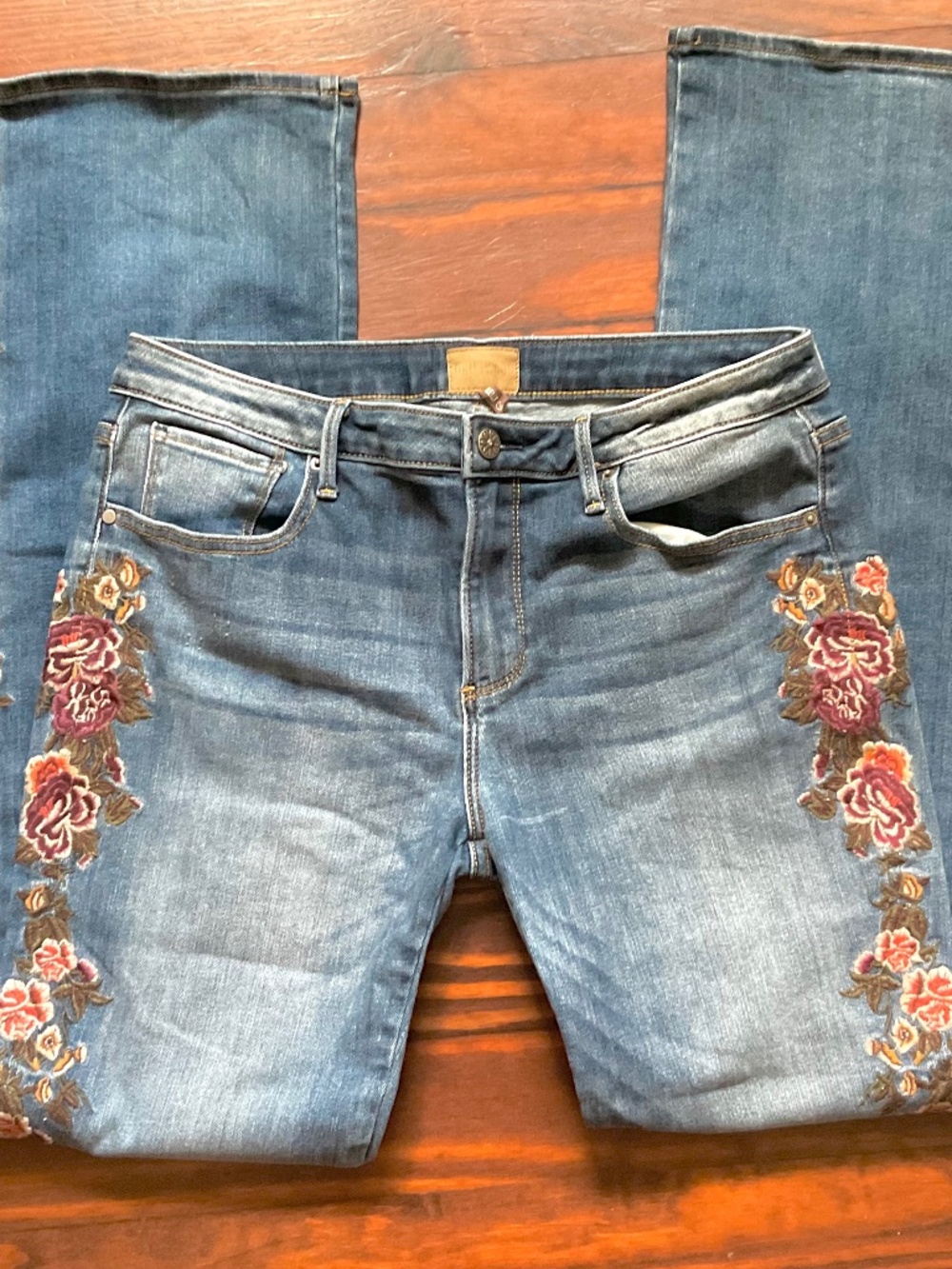 GREAT DRIFTWOOD EMBROIDERED  SOFT JEANS SZ 31 VGC  Length 32” VERY NICE